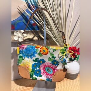 Vintage Coach 8176 Girlie Floral
Perforated Hobo Bag 🌸💐🌺